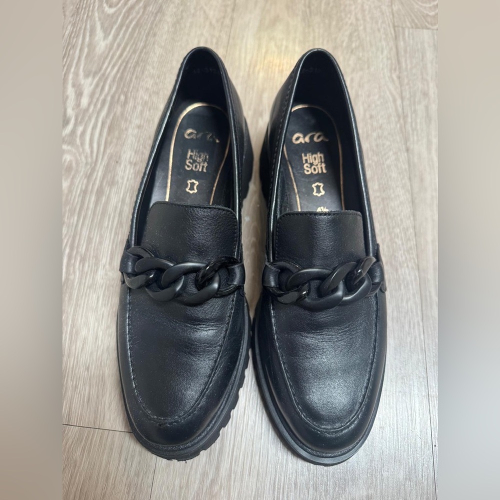 Ara Women’s Leather Loafers with Chain Detail